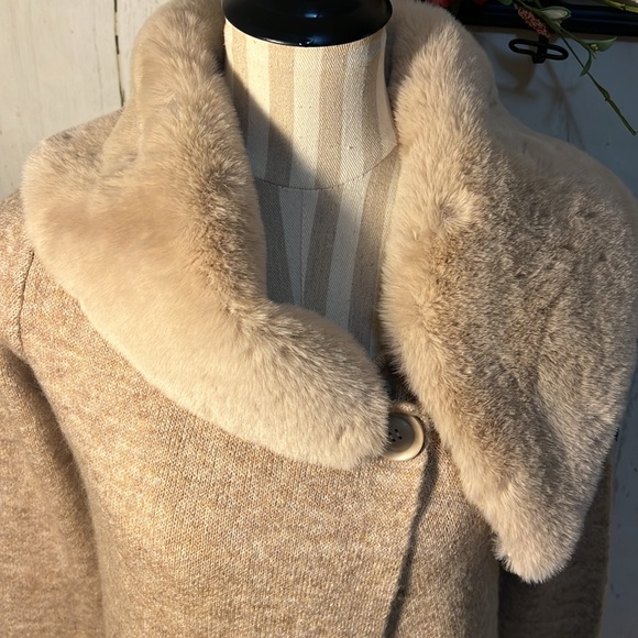 Cardigan - Picture 2 of 6